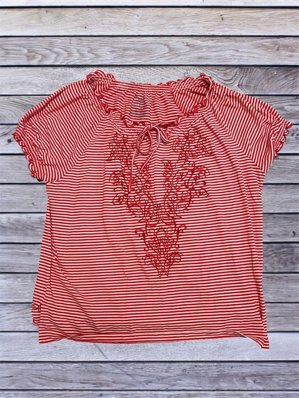 Faded Glory Red and White Striped Embroidered Tee 1x / 16w